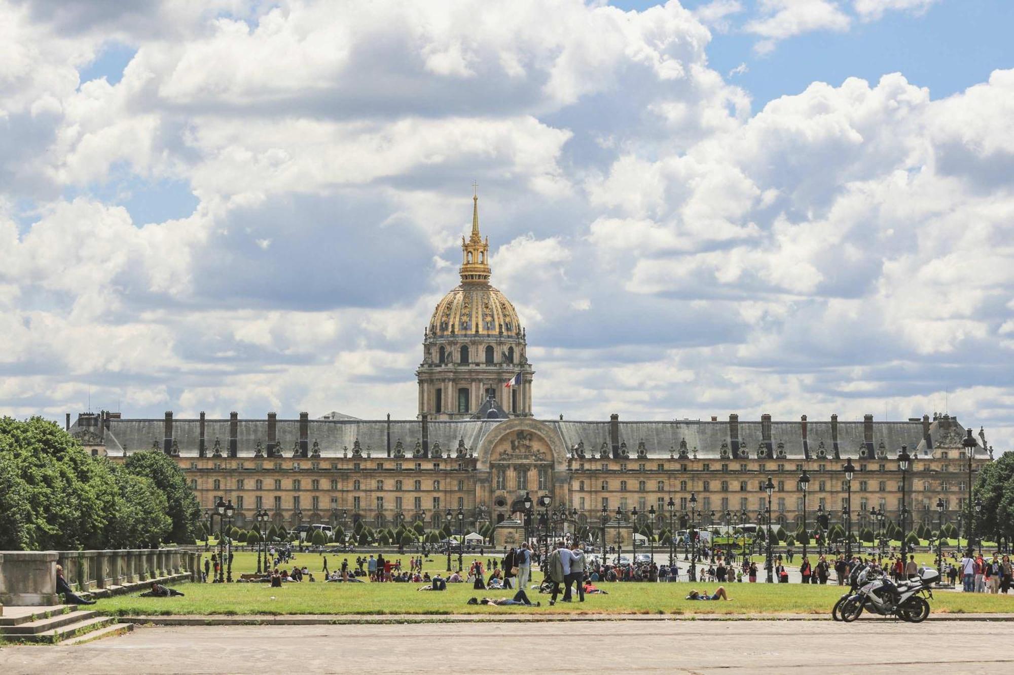 Welcoming Studio Near Eiffel Tower Paris Exterior photo